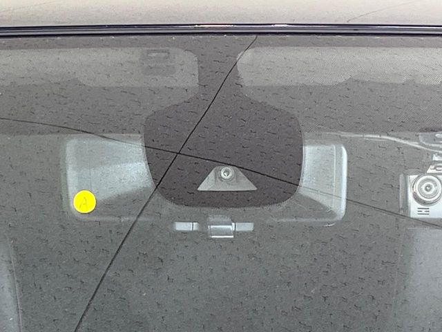 �y�C���e���W�F���g�G�}�[�W�F���V�[�u���[�L�z�t�����g�J�����őO���̎ԗ�����s�҂����m�B�Փ˂������Ȏ��͏Փ˔�Q�y���u���[�L���쓮�A�Փˉ�����T�|�[�g�B�����S�Ƀh���C�u�����y���݂��������܂��B