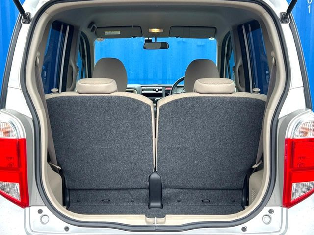 ���i�̂���������ʋ΁A���}���ɏ\���ȉ׎��X�y�[�X���m�ۂ��Ă���܂��B�Z�J���h�V�[�g��|���ƁA�傫�ȉו��̐ύڂ��\�ł���