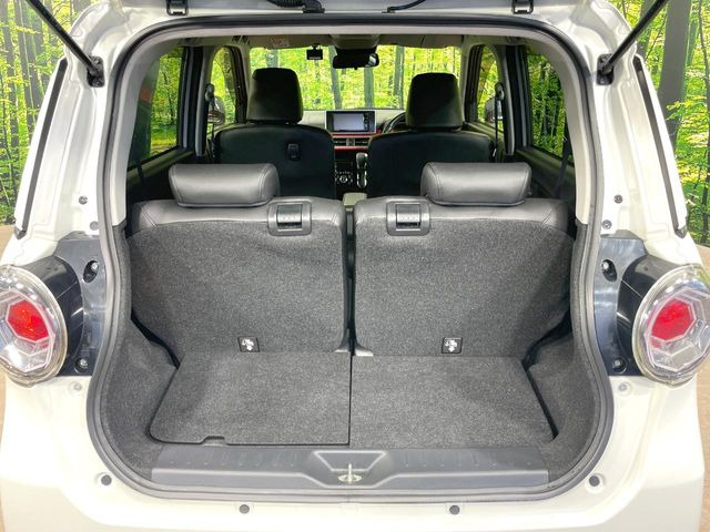 普段のお買い物や通勤、送迎等に十分な荷室スペースを確保しております。セカンドシートを倒すと、大きな荷物の積載も可能です♪