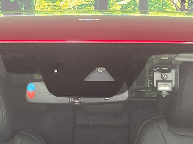 �y�X�}�[�g�u���[�L�T�|�[�g�z���s���ɑO���̎ԗ�����F�����A�Փ˂������Ȏ��͌x��ƃu���[�L�ŏՓˉ���Ɣ�Q�y�����A�V�X�g�B�����S�Ƀh���C�u�����y���݂��������܂��B