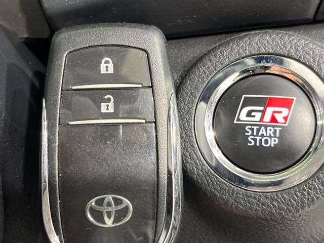 �y�X�}�[�g�L�[�z�J�o����|�P�b�g�ɓ��ꂽ�܂܂ł��h�A�̎{���E�������\�ȃX�}�[�g�L�[�𑕔��B�G���W���̃I���E�I�t�����J�M�����o���K�v����������Ƃ��Ă��֗��ł���