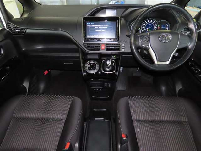 ヴォクシー1.8 ハイブリッド ZS