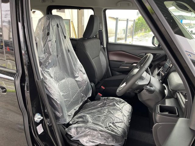 もちろん車内はキレイです♪よりクリーンな状態をキープしたいお客様には『ナノゾーンコート』がおすすめ!新型コロナウイルス対策や、除菌・消臭に効果を発揮し多くの方にご好評いただいております。