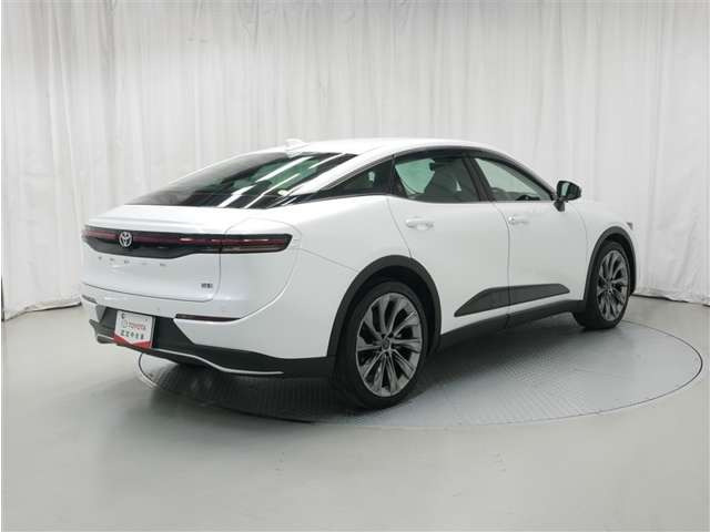 クラウンクロスオーバー2.5 G アドバンスト レザー パッケージ E-Four 4WD