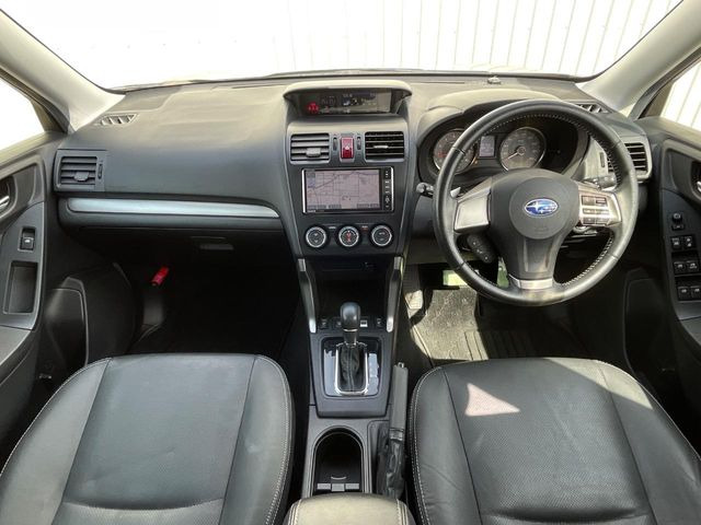 フォレスター2.0i-S アイサイト 4WD