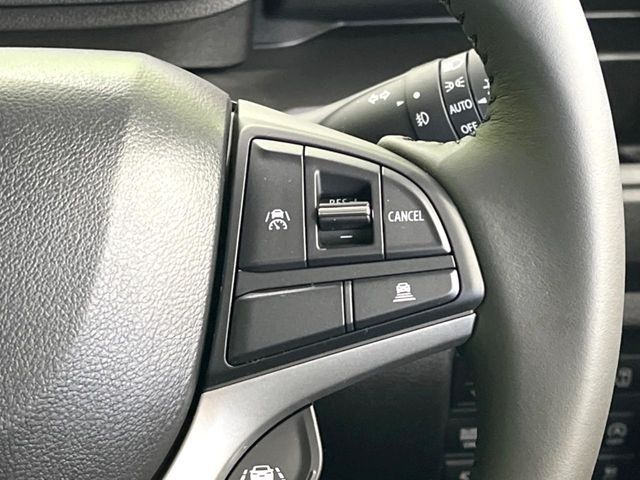 【アダプティブクルーズコントロール】高速道路での長距離走行が楽に!!自動で速度を保つクルーズコントロールが、衝突軽減システムと連携し、前方の車両を感知して車間を保つように速度調節してくれます!!