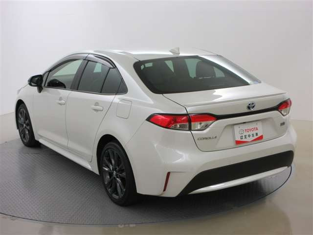 カローラ1.8 ハイブリッド W×B E-Four 4WD