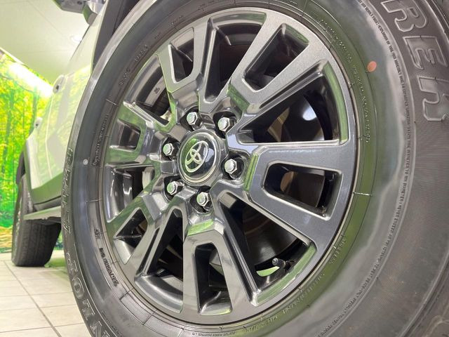 �y����18�C���`�A���~�z�C�[���z�O�ςɃ}�b�`���������A���~�z�C�[���𑕒����Ă���܂��B�e��ЊO�A���~�z�C�[����A�X�^�b�h���X�^�C�����戵�����Ă���܂��B���񂲑��k����������