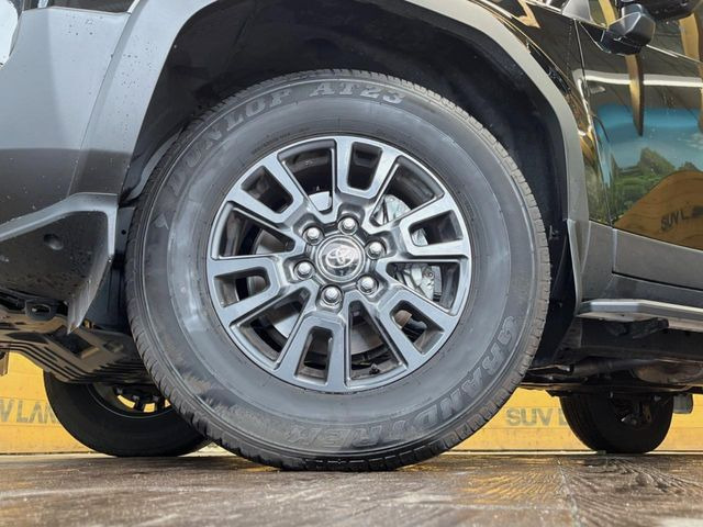 �y����18�C���`�A���~�z�C�[���z�O�ςɃ}�b�`���������A���~�z�C�[���𑕒����Ă���܂��B�e��ЊO�A���~�z�C�[����A�X�^�b�h���X�^�C�����戵�����Ă���܂��B���񂲑��k����������