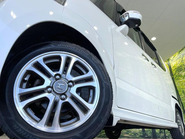 �y����14�C���`�A���~�z�C�[���z�O�ςɃ}�b�`���������A���~�z�C�[���𑕒����Ă���܂��B�e��ЊO�A���~�z�C�[����A�X�^�b�h���X�^�C�����戵�����Ă���܂��B���񂲑��k����������