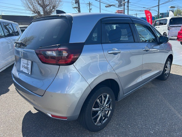 フィット1.5 ベーシック 4WD