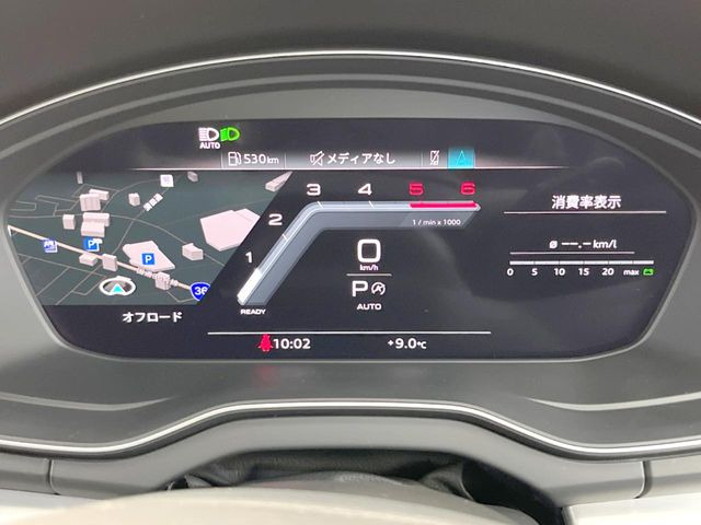 ���o�[�`�����R�b�N�s�b�g:�S�̂��t���p�l���ƂȂ��Ă����i�I�ȃ��[�^�[�p�l���B�ʏ�̃X�s�[�h���[�^�[�Ƃ��Ă̋@�\�͂������A�i�r�E�I�[�f�B�I�@�\�̊m�F�E������ł��A�^�]�ɏW�����₷���Ȃ��Ă���܂��B