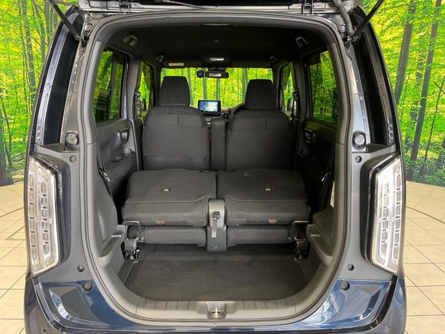 ���i�̂���������ʋ΁A���}���ɏ\���ȉ׎��X�y�[�X���m�ۂ��Ă���܂��B�Z�J���h�V�[�g��|���ƁA�傫�ȉו��̐ύڂ��\�ł���