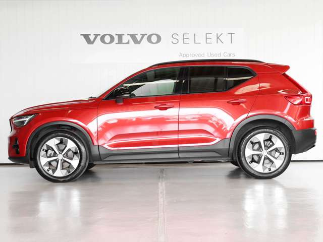 XC40アルティメット B4 AWD ダークエディション 4WD