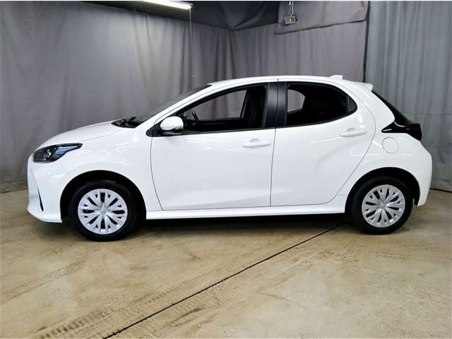 ヤリス1.5 ハイブリッド X E-Four 4WD