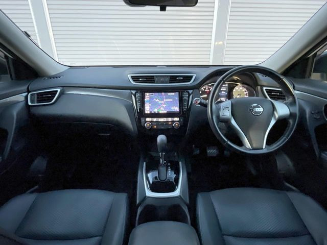 エクストレイル2.0 20X エマージェンシーブレーキパッケージ