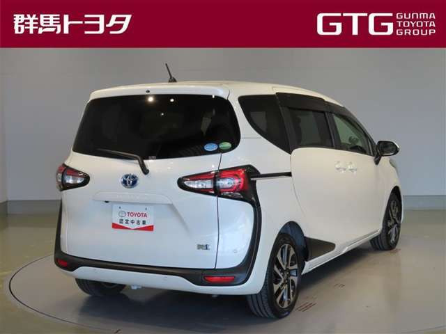 シエンタハイブリッド 1.5 G クエロ