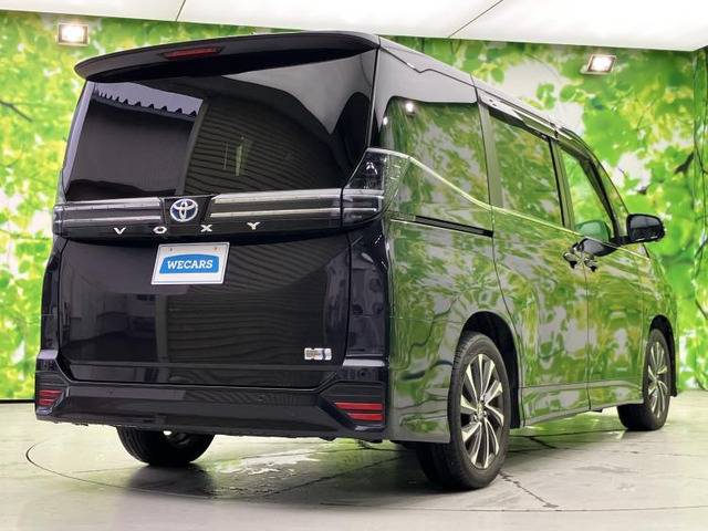 ヴォクシー1.8 ハイブリッド S-Z