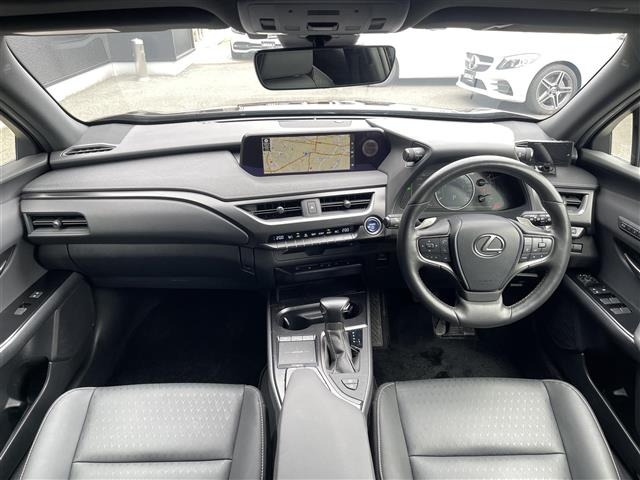 UX250h バージョンC 4WD