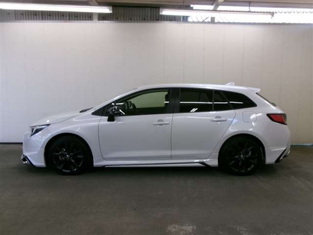 カローラツーリング1.8 ハイブリッド W×B