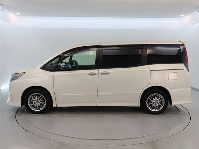 ノア1.8 ハイブリッド Si W×B II