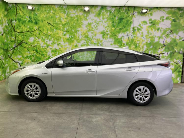 プリウス1.8 S