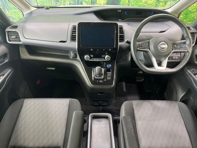 セレナ1.2 e-POWER ハイウェイスターV