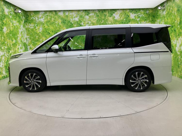 ヴォクシー1.8 ハイブリッド S-Z