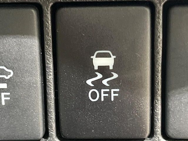 �y������h�~���u�z�ԗ��̉���������m����ƁA�����I�Ɏԗ��̐i�s������ۂ悤�Ɏԗ��𐧌䂵�܂��B�J�̓��ȂǊ���₷���H�ʏ󋵂ł����S�ȉ^�]���\�ł��B