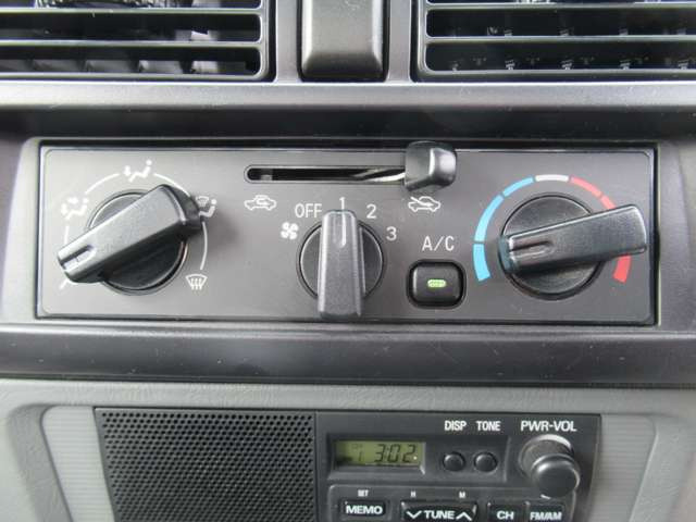 クリッパートラックDX エアコン付 4WD