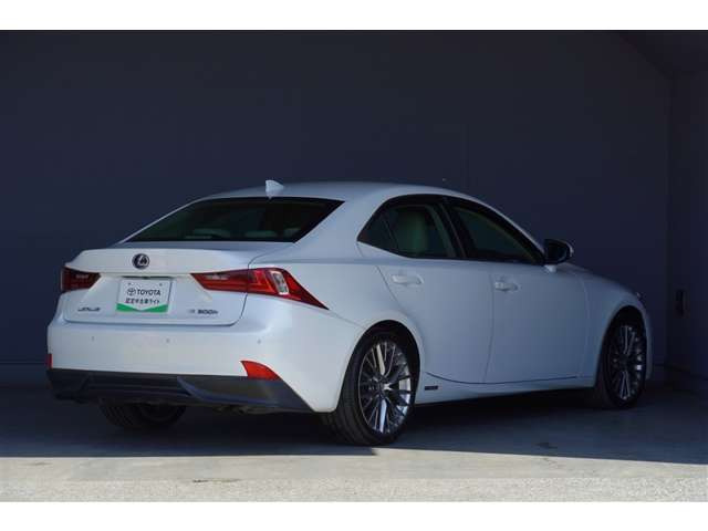 IS300h バージョンL