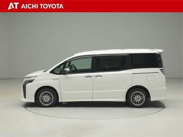 ヴォクシー1.8 ハイブリッド ZS 煌