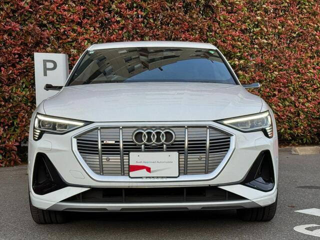 e-tronスポーツバック55 クワトロ 1st エディション バーチャルエクステリアミラー仕様 4WD