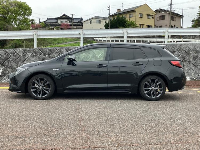 カローラツーリング1.8 ハイブリッド W×B