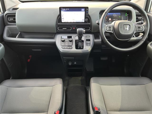 フリード1.5 e:HEV クロスター