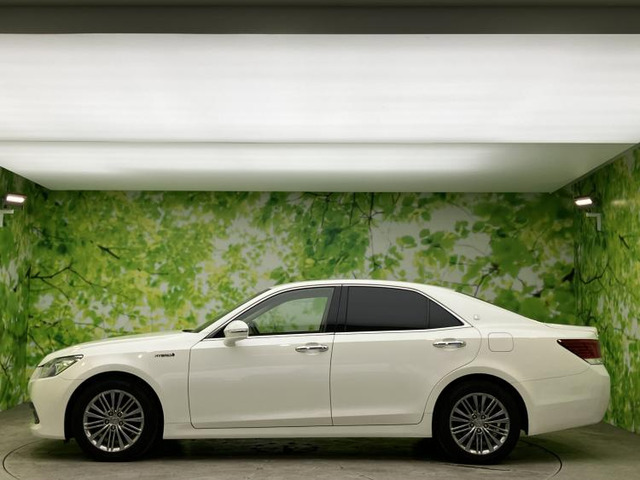 クラウンハイブリッド 2.5 ロイヤルサルーン