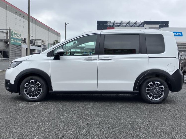 フリード1.5 ハイブリッド クロスター