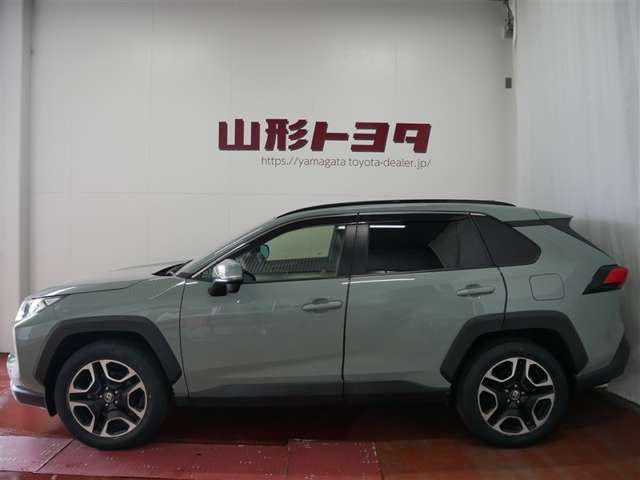 RAV42.0 アドベンチャー 4WD
