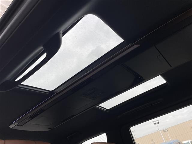 ヴェルファイアハイブリッド 2.5 Z プレミア E-Four 4WD