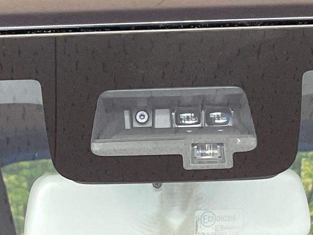 �y�X�Y�L �Z�[�t�e�B�T�|�[�g�z���s���ɑO���̎ԗ�����F�����A�Փ˂������Ȏ��͌x��ƃu���[�L�ŏՓˉ���Ɣ�Q�y�����A�V�X�g�B�����S�Ƀh���C�u�����y���݂��������܂��B