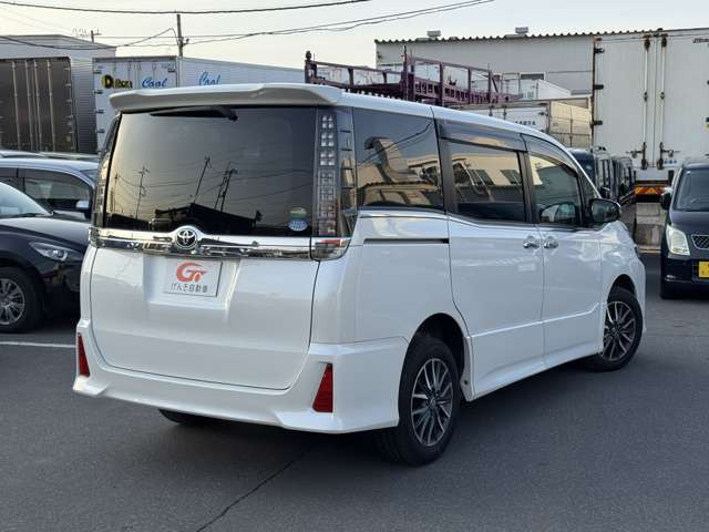 ヴォクシー2.0 ZS 煌 4WD