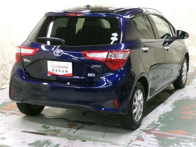 ヴィッツ1.5 ハイブリッド ジュエラ