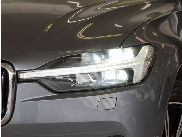 XC60B5 AWD インスクリプション 4WD