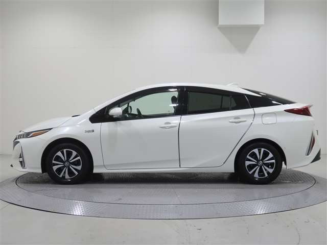 プリウスPHV1.8 A