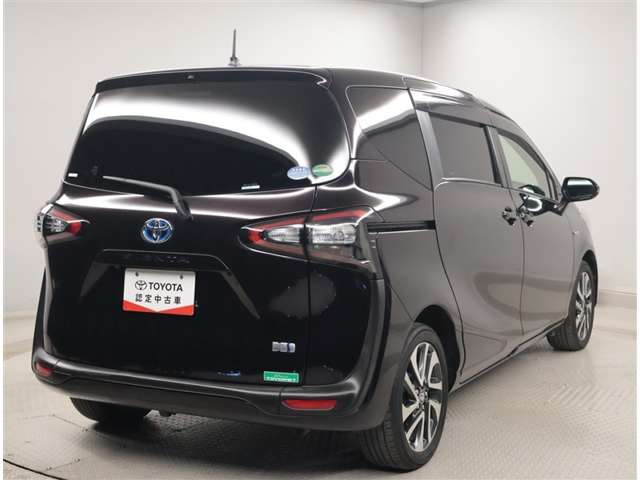 シエンタハイブリッド 1.5 G クエロ