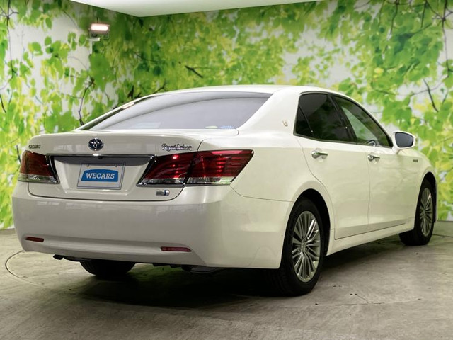 クラウンハイブリッド 2.5 ロイヤルサルーン