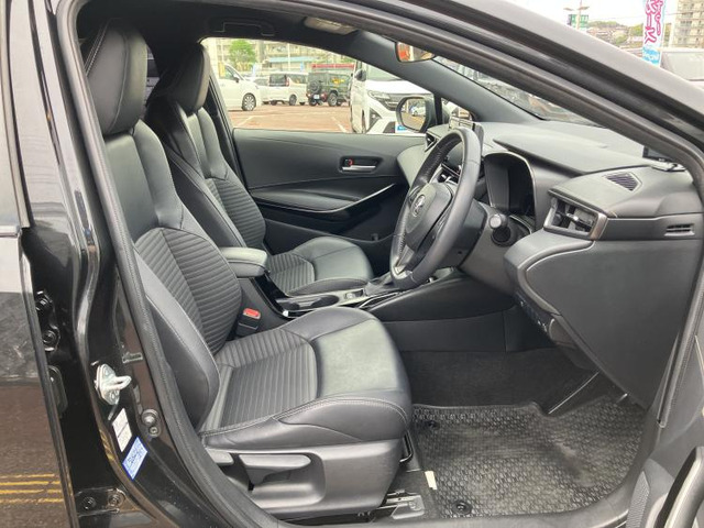 カローラツーリング1.8 ハイブリッド W×B