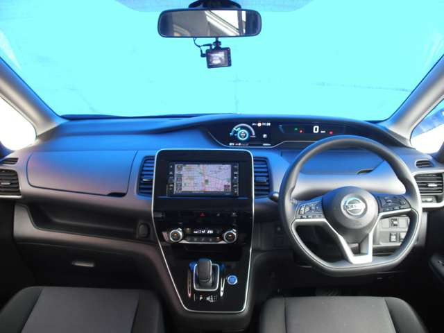 セレナ1.2 e-POWER XV