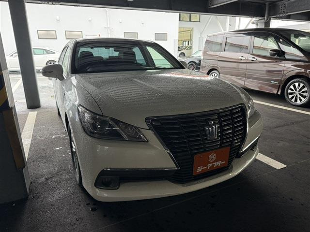 クラウンハイブリッド 2.5 ロイヤルサルーン