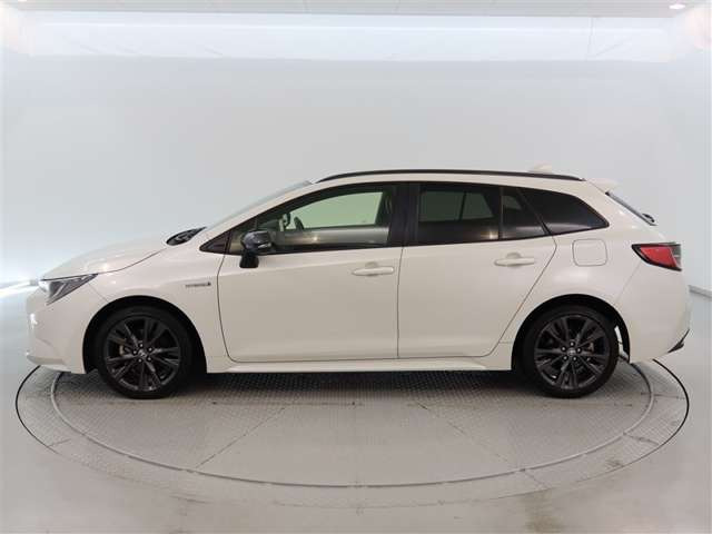 カローラツーリング1.8 ハイブリッド W×B